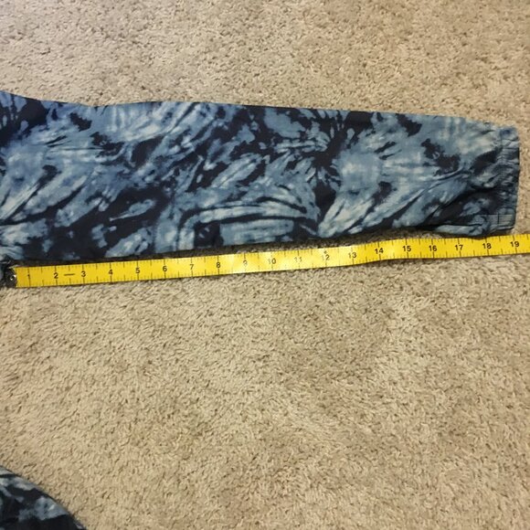 L.L. Bean Tie Dye Blue and White Outdoor Coat - Picture 16 of 16